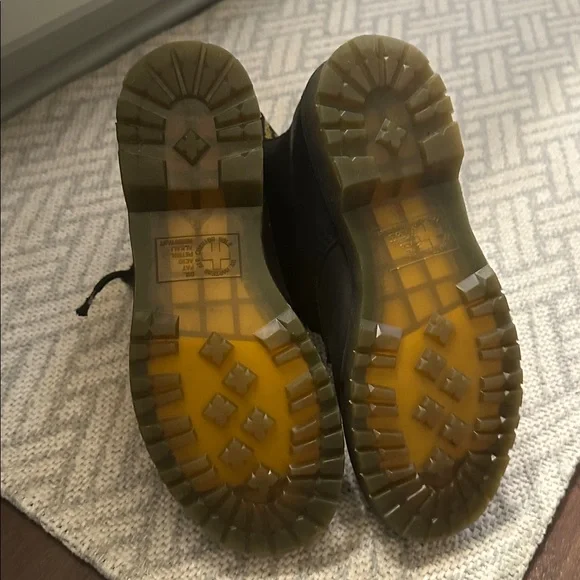 Dr. Marten Serena leather Boots Faux Fur lining size 6UK/8US women’s - Picture 3 of 3